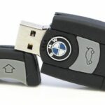 Custom made auto USB Stick. !00% Op maat gemaakt inclusief logo en in de vorm van een sleutel.