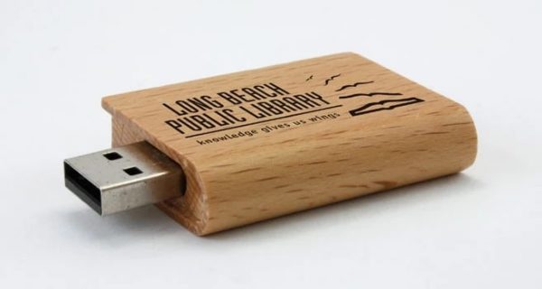 Houten Boek USB met logo bedrukt